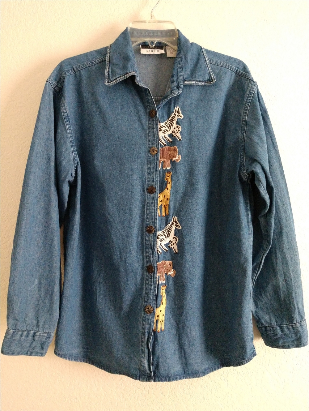 Animal Embroidered Denim Shirt Long Sleeve Sara Studio Size Medium Chest 42"